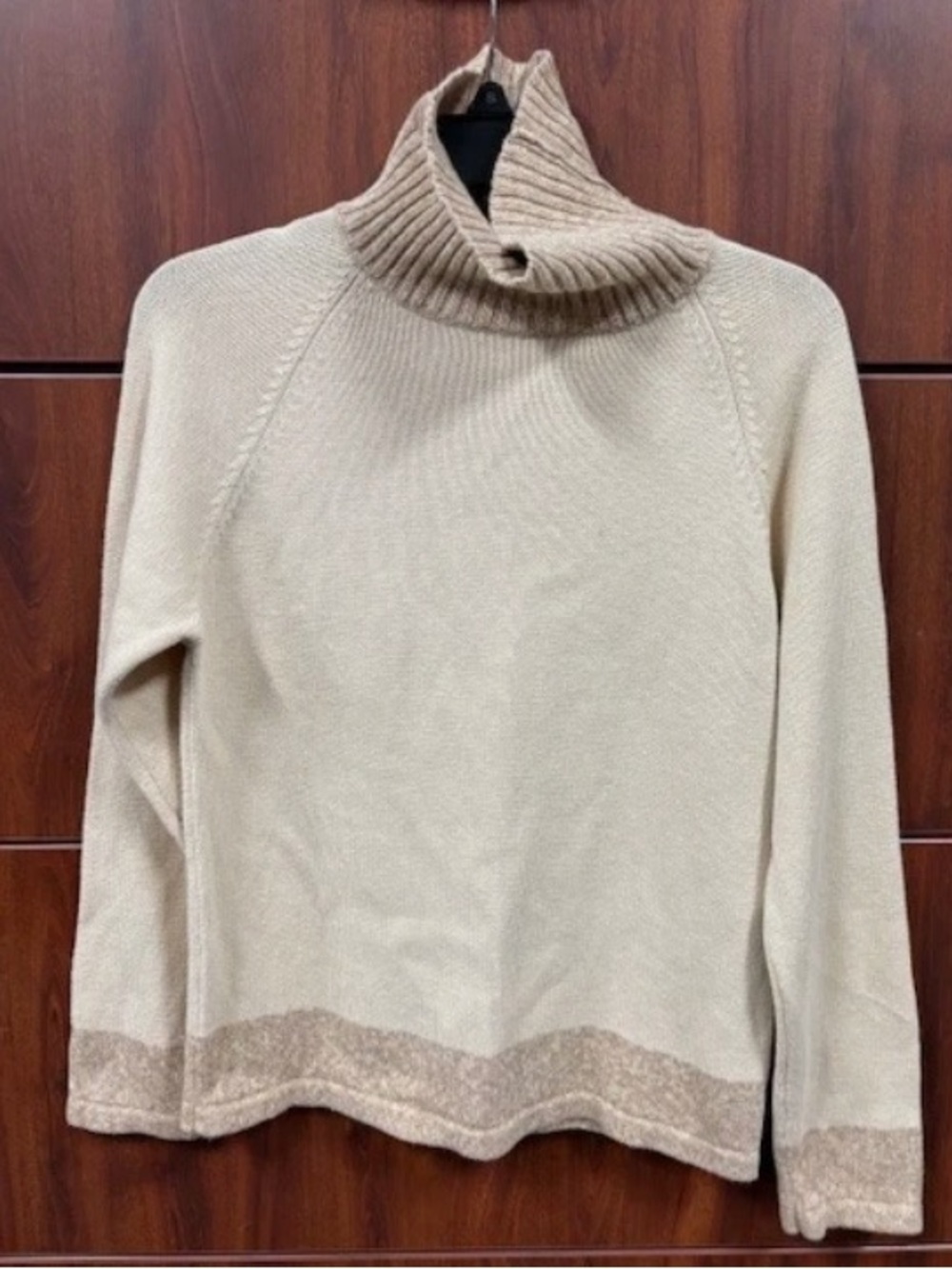 Dockers Early 2000s Beige/White Women's Turtleneck Sweater like new size M